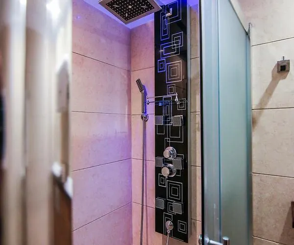 Restaurant Ime 酒店 4*